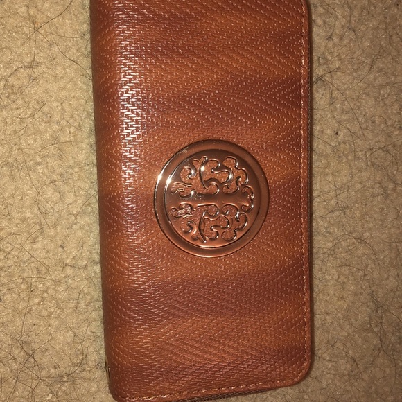 Purses and wallets